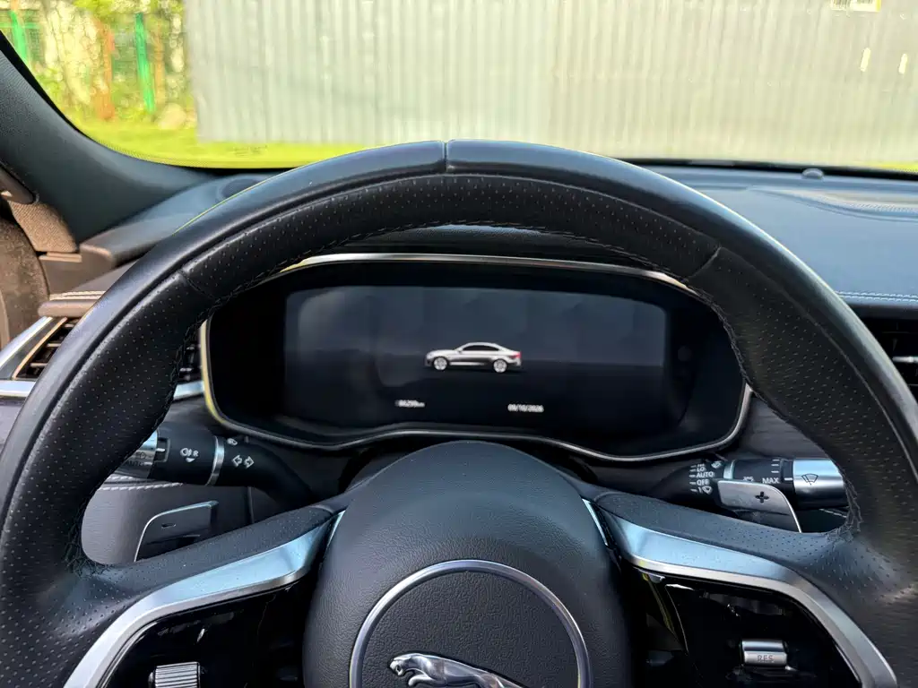 Jaguar XFL — миниатюра 12