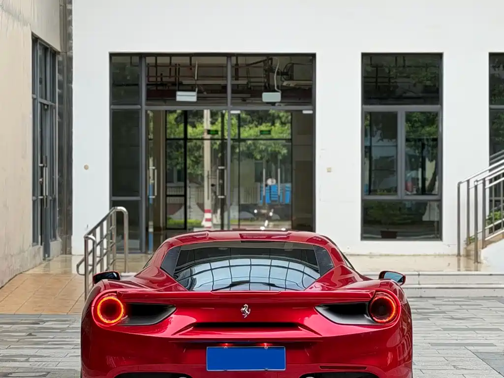Ferrari 488 — миниатюра 2