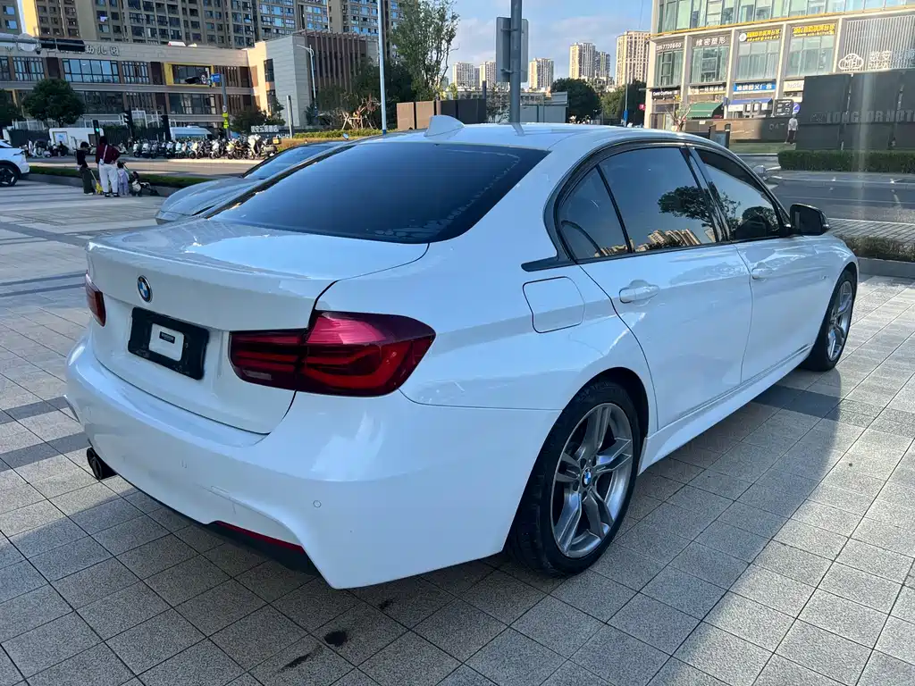 BMW 3 Series — миниатюра 17