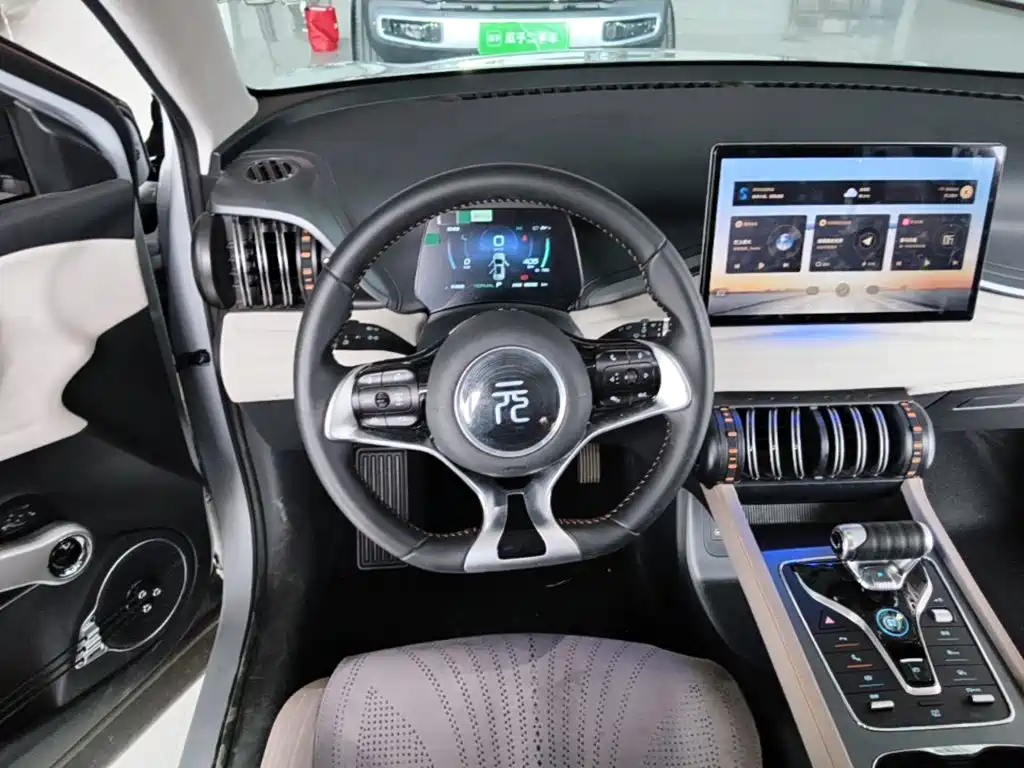 BYD Yuan Plus — миниатюра 11