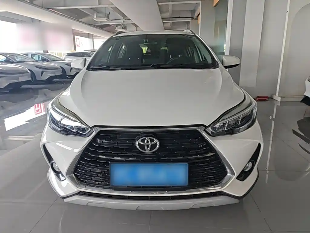 Toyota Yaris L — миниатюра 3