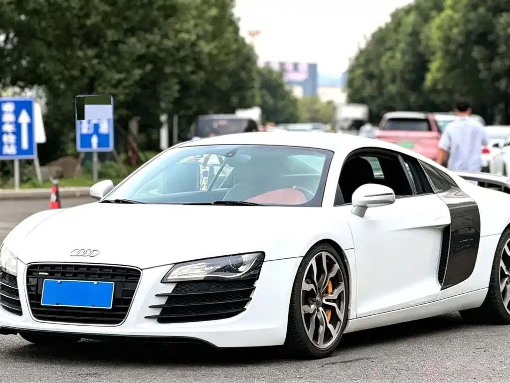Audi R8