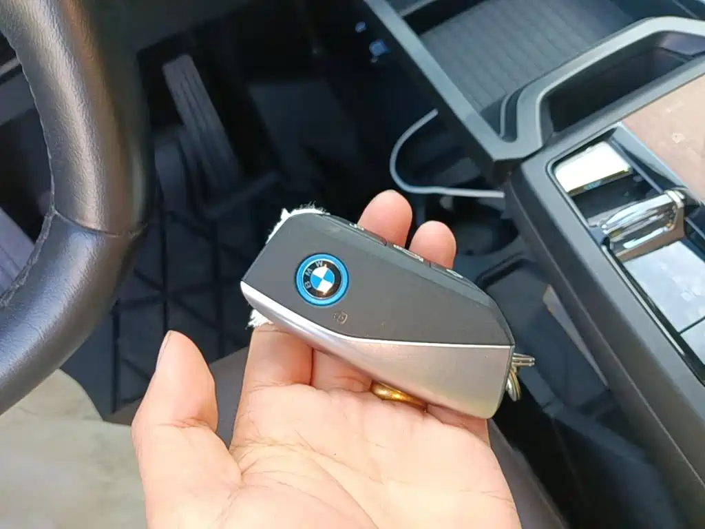 BMW iX — миниатюра 9