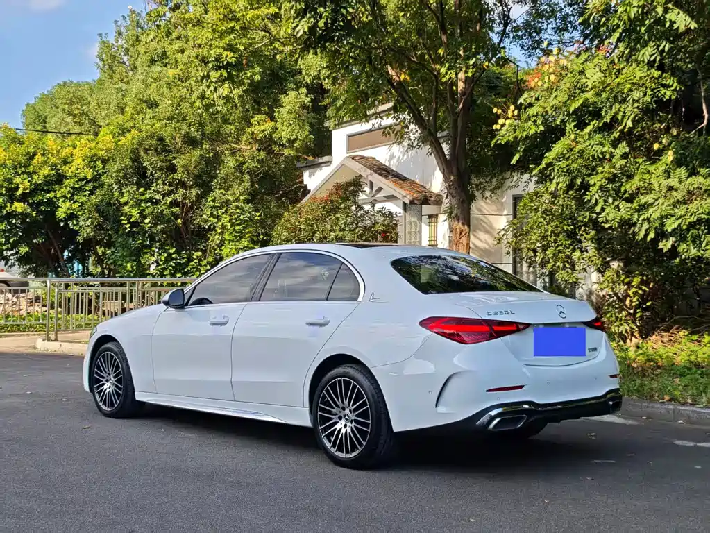Mercedes-Benz C-Class — миниатюра 3