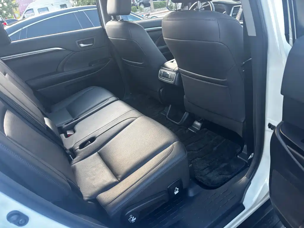Toyota Highlander — миниатюра 13
