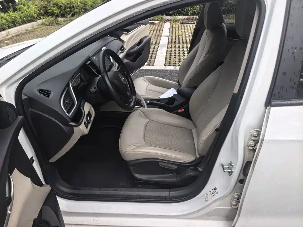 Buick Excelle — миниатюра 7