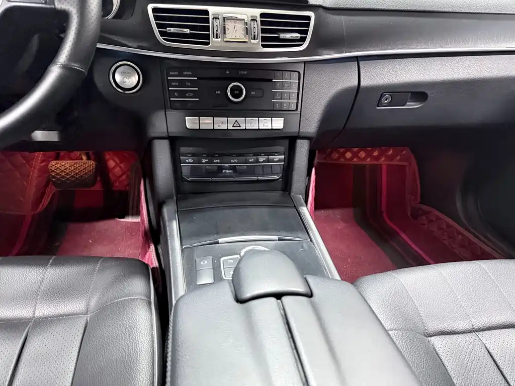 Mercedes-Benz E-Class — миниатюра 16