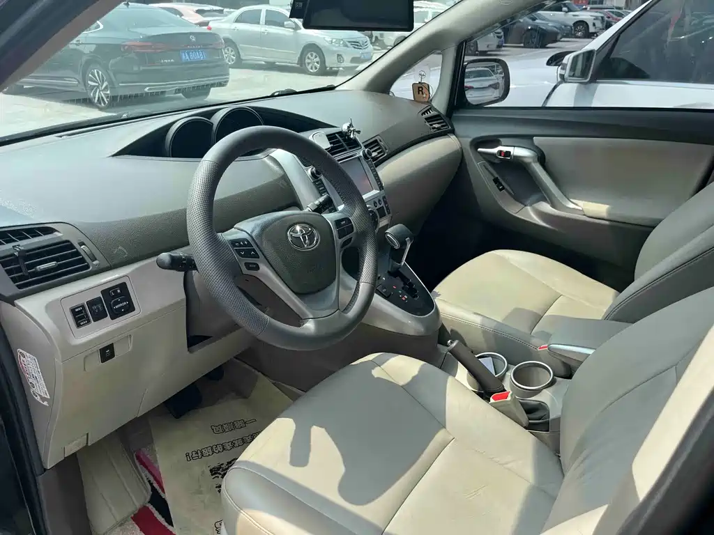 Toyota Verso — миниатюра 5
