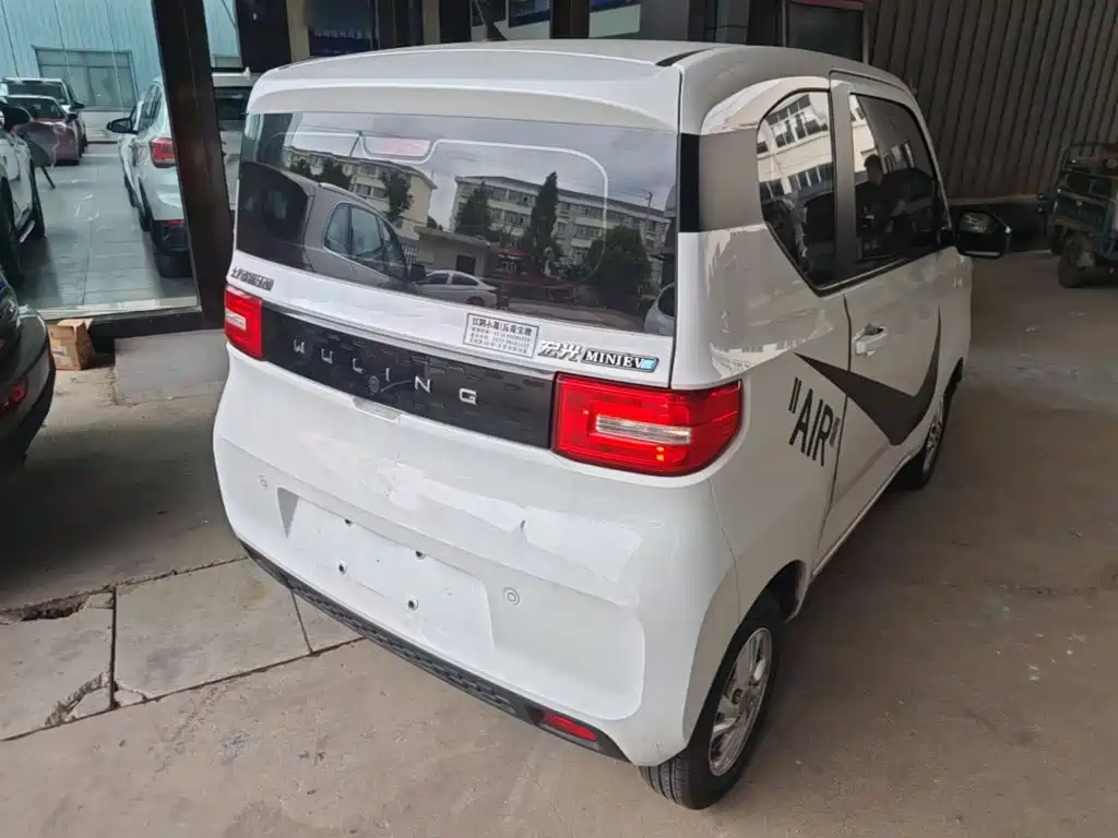 Wuling MINIEV — миниатюра 7
