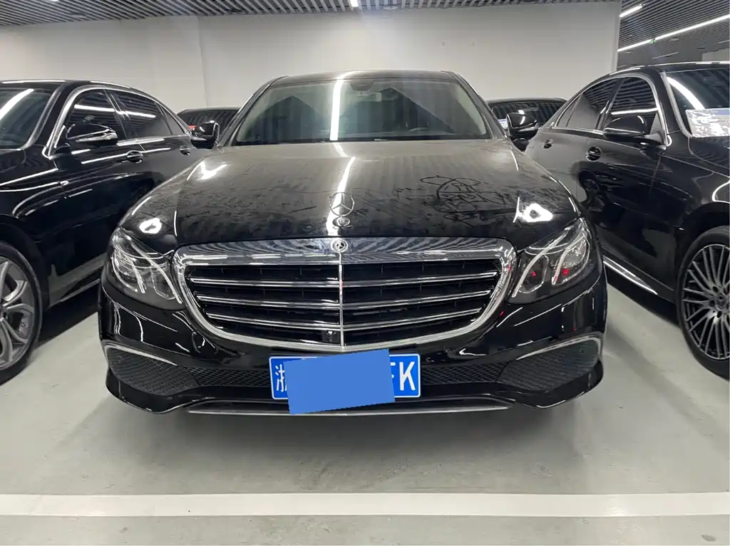 Mercedes-Benz E-Class — миниатюра 2