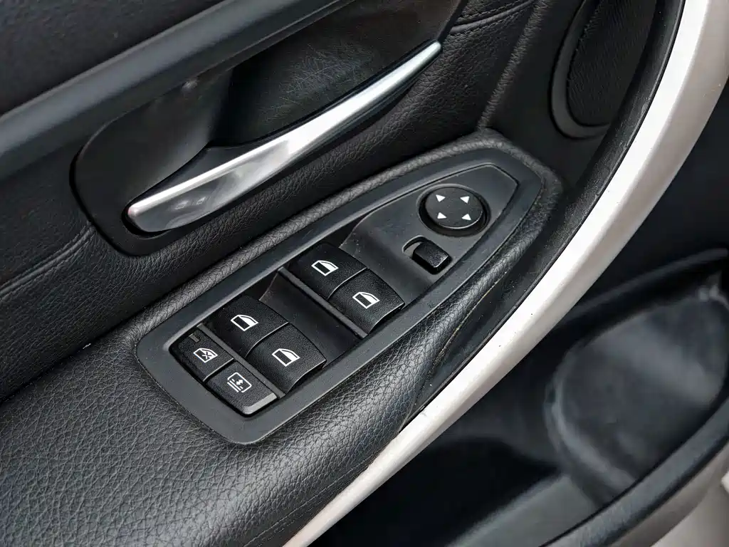 BMW 3 Series — миниатюра 25