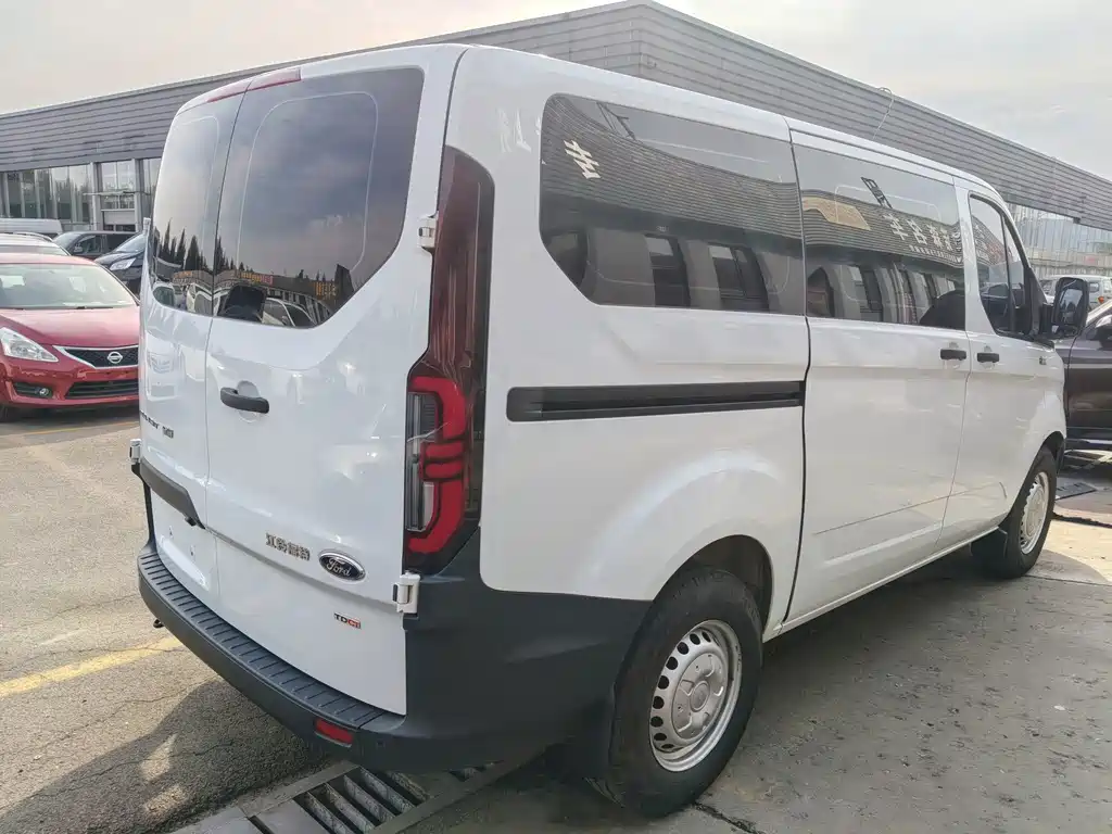 Ford Transit — миниатюра 10