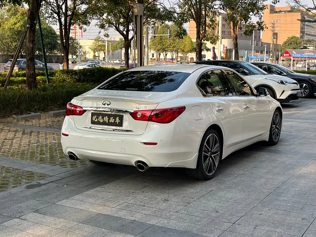 INFINITI Q50