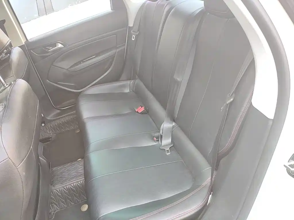 Peugeot 308 — миниатюра 17