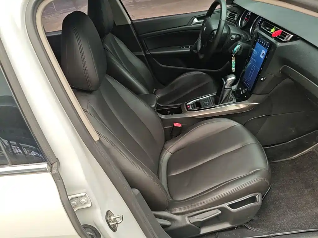 Peugeot 408 — миниатюра 25