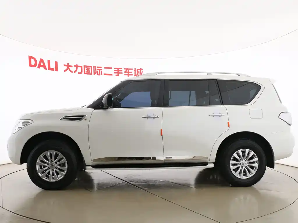 Nissan Patrol — миниатюра 4