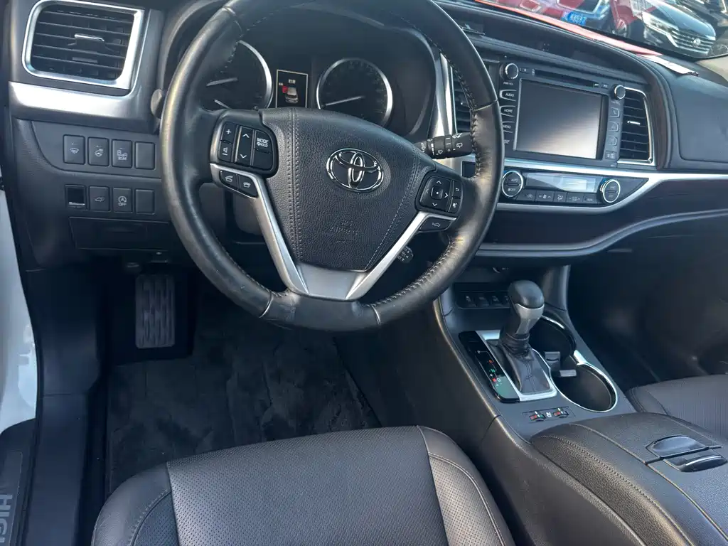 Toyota Highlander — миниатюра 5