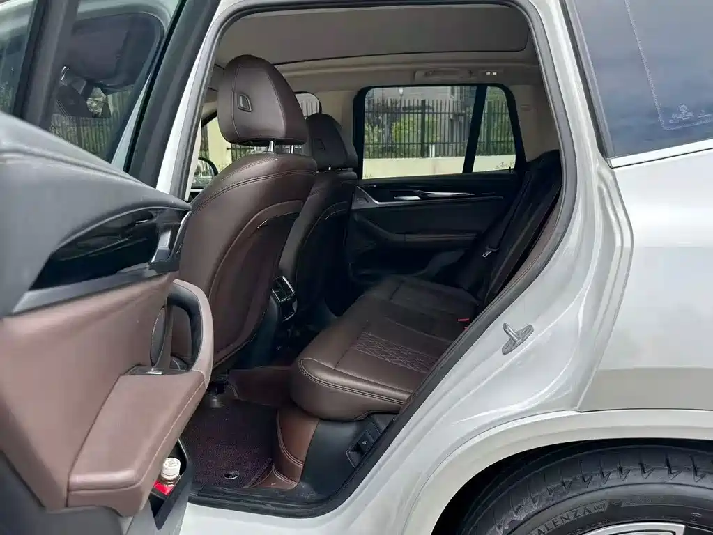 BMW iX3 — миниатюра 6