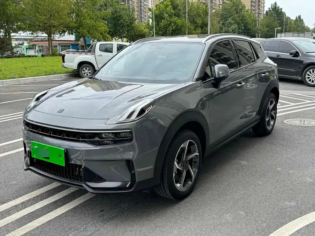 Lynk & Co 06