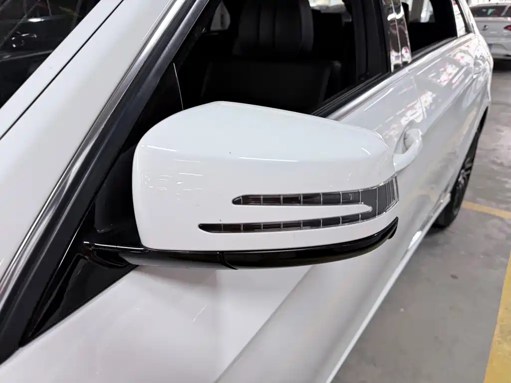 Mercedes-Benz E-Class — миниатюра 6