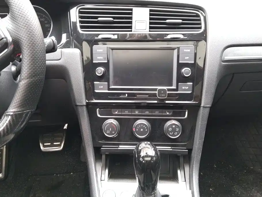 Volkswagen Golf — миниатюра 13