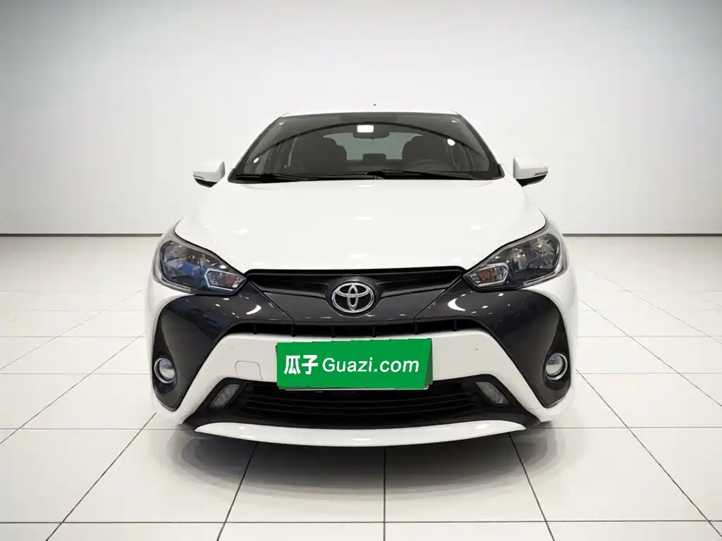 Toyota Yaris L — миниатюра 2