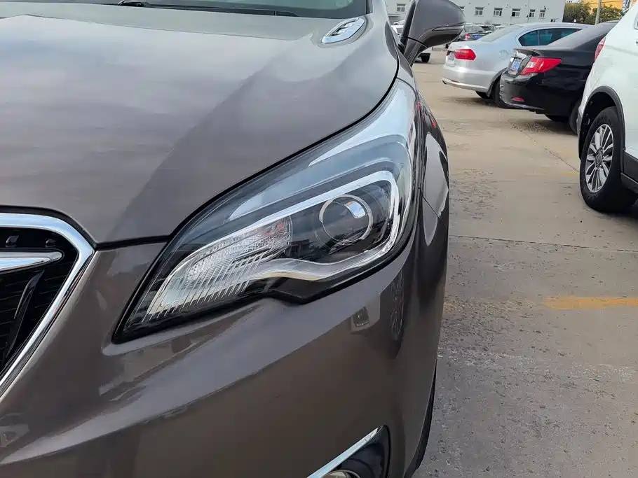 Buick Envision Plus — миниатюра 5