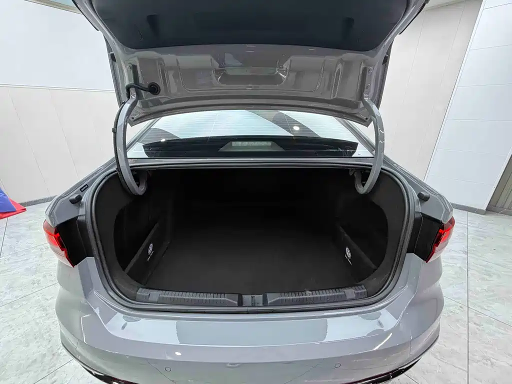 Volkswagen Lavida — миниатюра 19