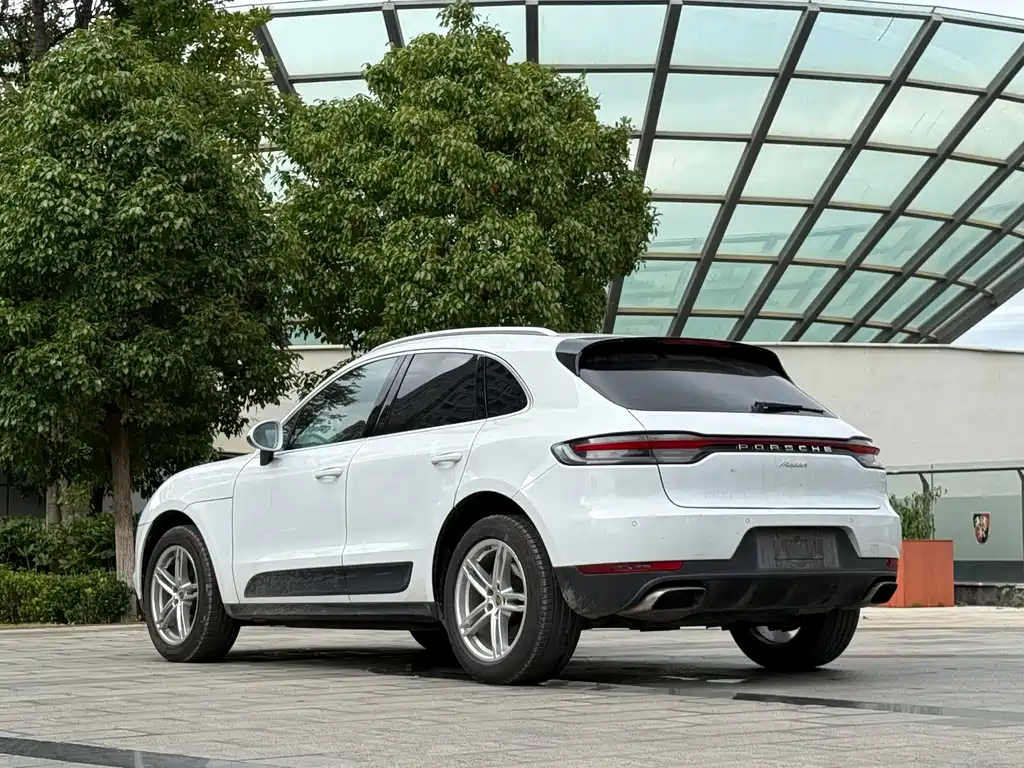 Porsche Macan — миниатюра 9