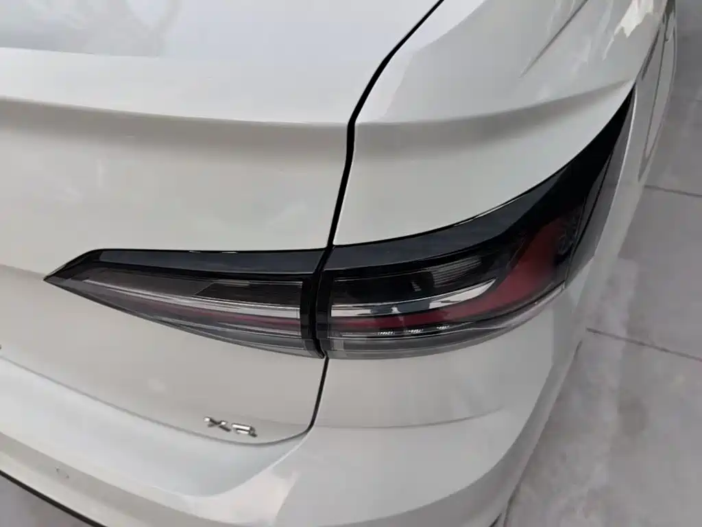 Volkswagen Lavida — миниатюра 8