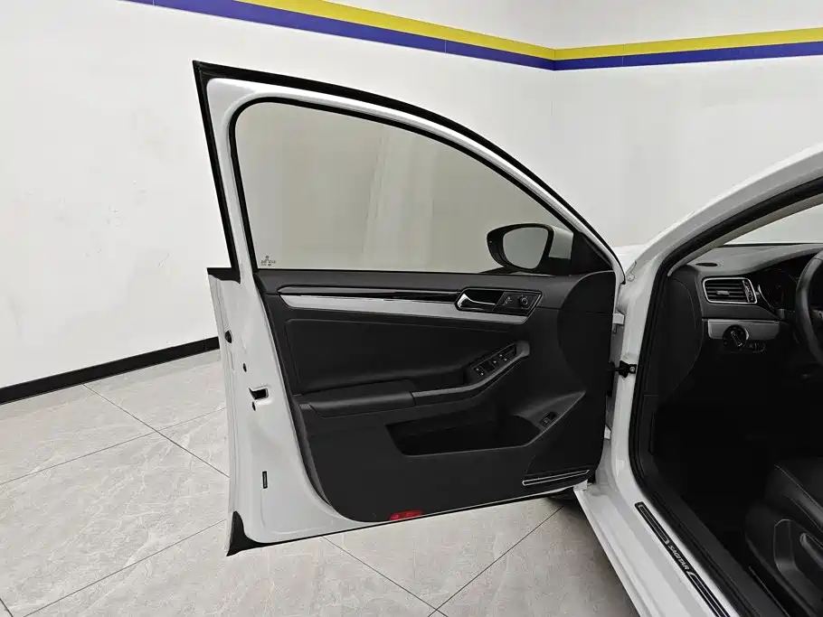Volkswagen Sagitar — миниатюра 7