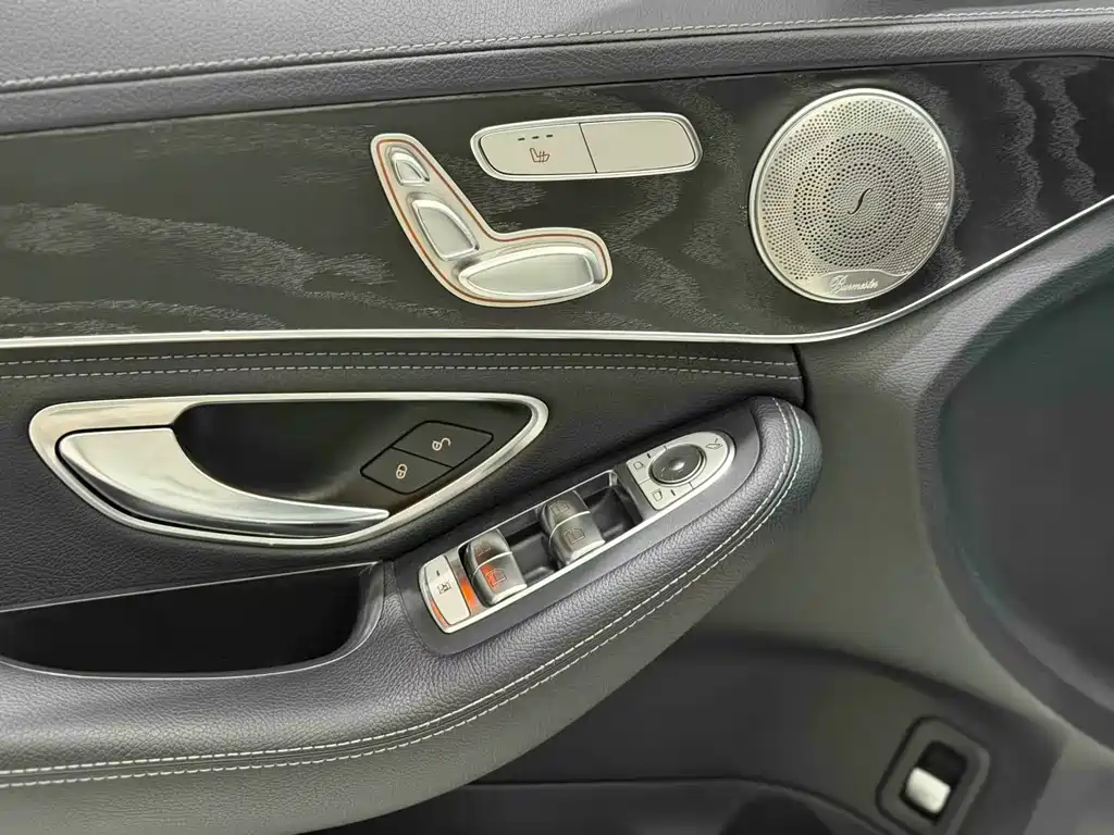 Mercedes-Benz C-Class — миниатюра 8