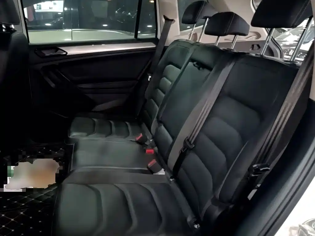 Volkswagen Tiguan L — миниатюра 17