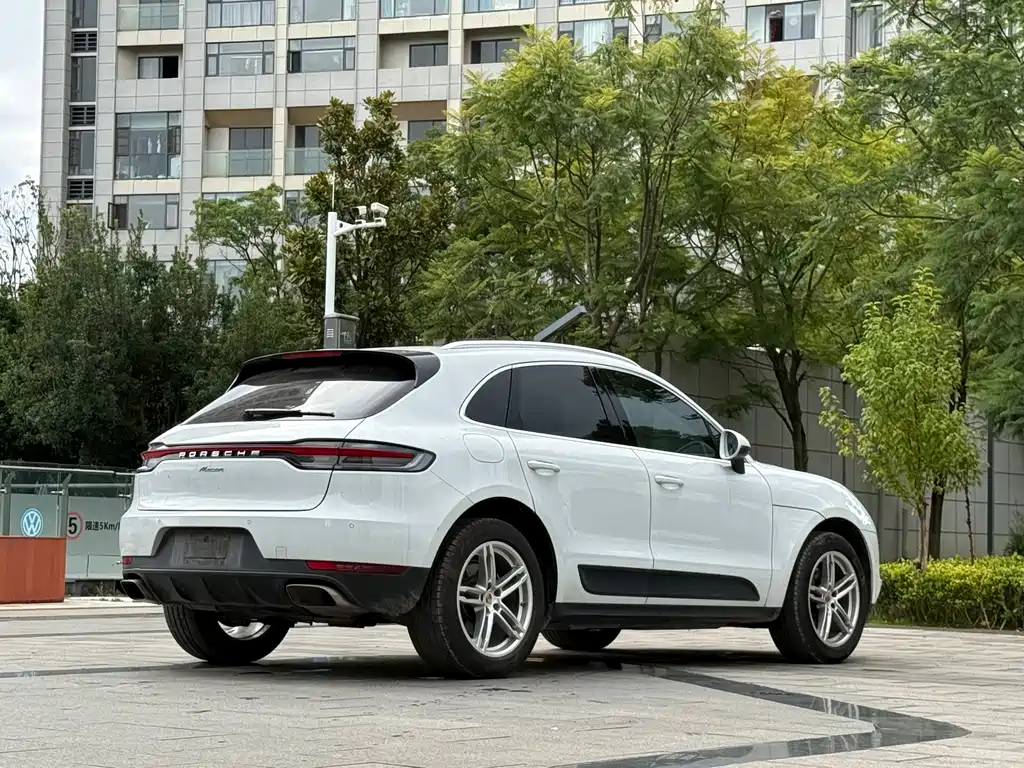 Porsche Macan — миниатюра 7