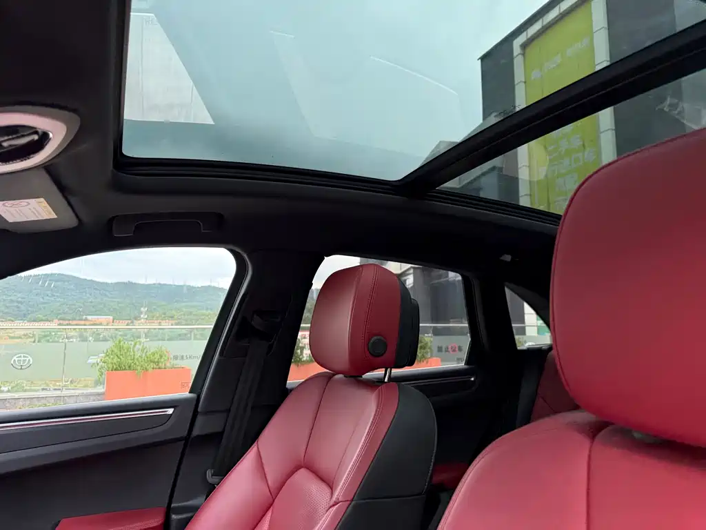 Porsche Macan — миниатюра 30