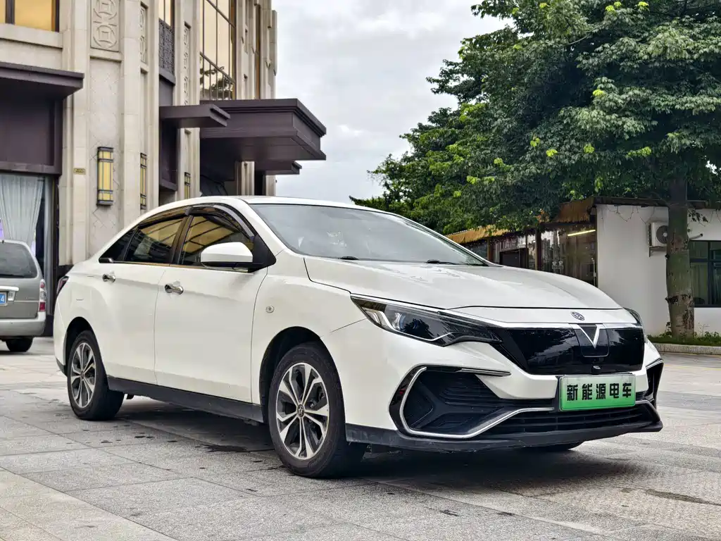 Venucia D60 EV — миниатюра 2