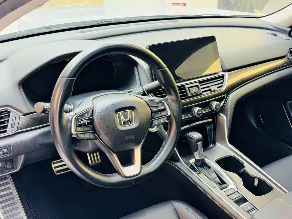 Honda Accord — миниатюра 13