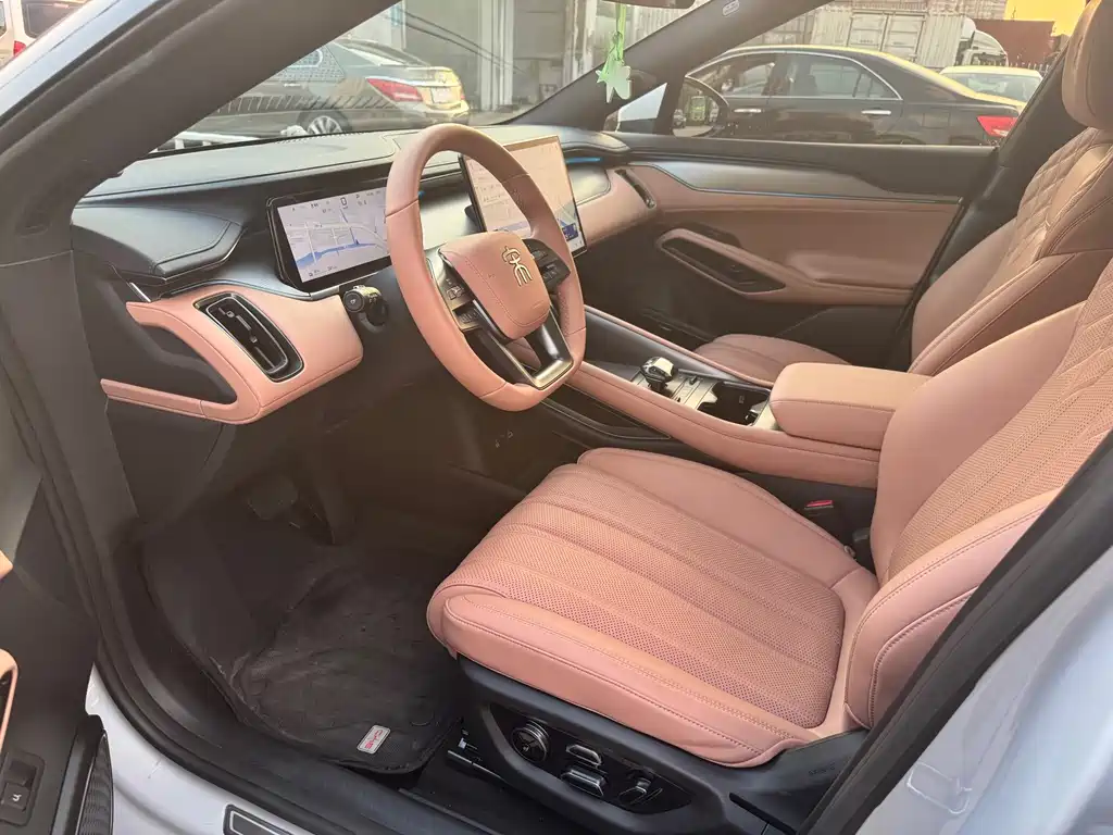 BYD L EV — миниатюра 19