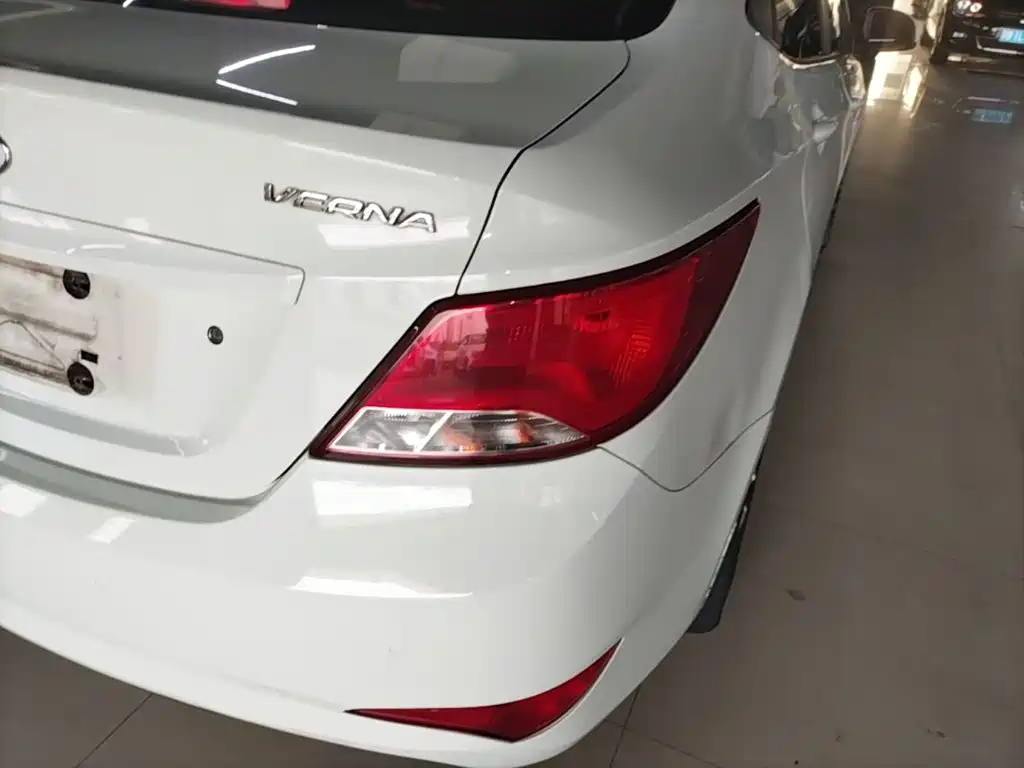 Hyundai Verna — миниатюра 8