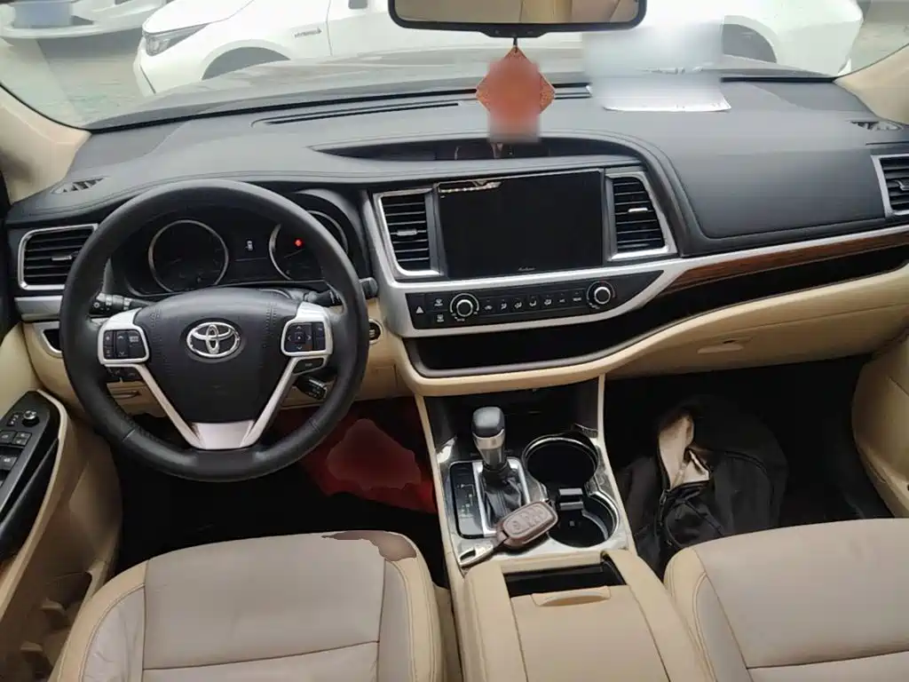 Toyota Highlander — миниатюра 10