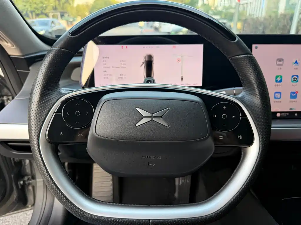 XPeng P7 — миниатюра 12