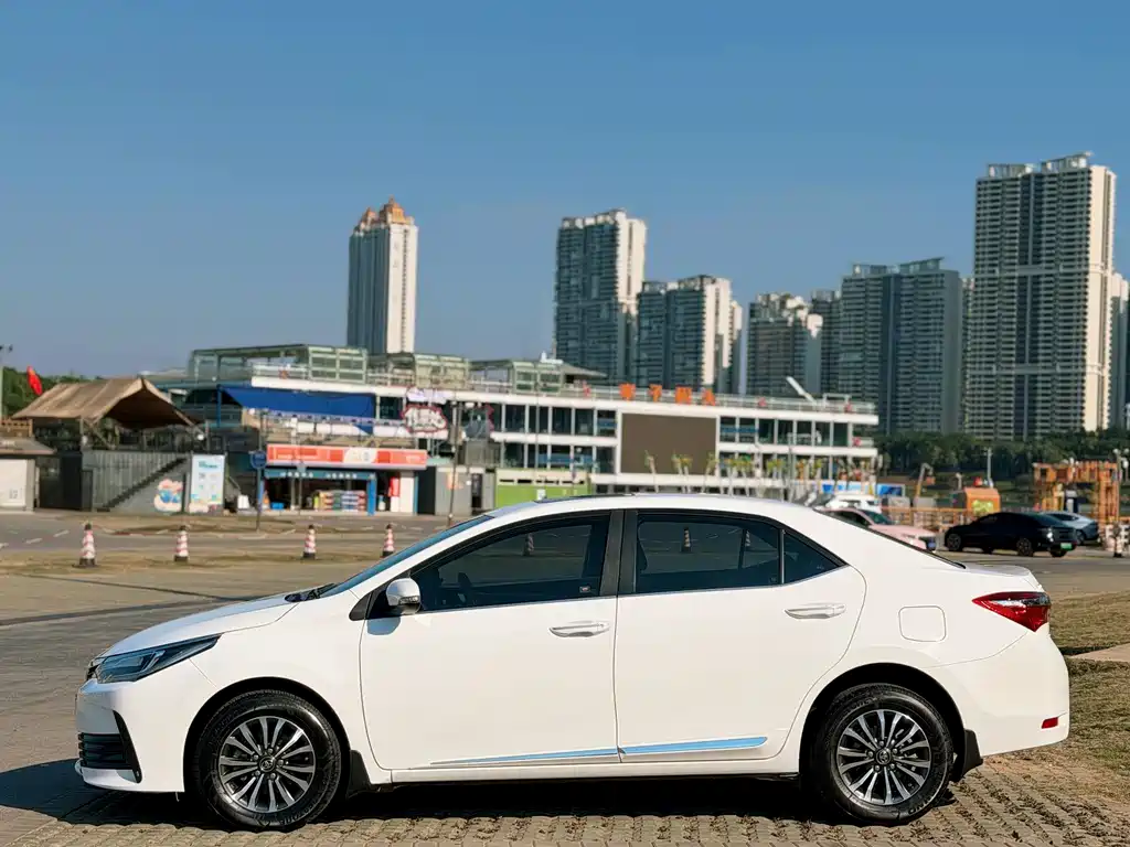 Toyota Corolla — миниатюра 7
