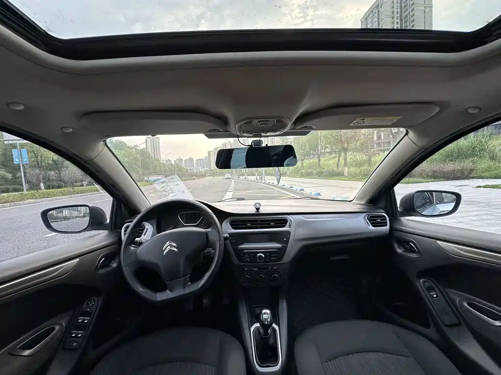 Citroen Elysee — миниатюра 17