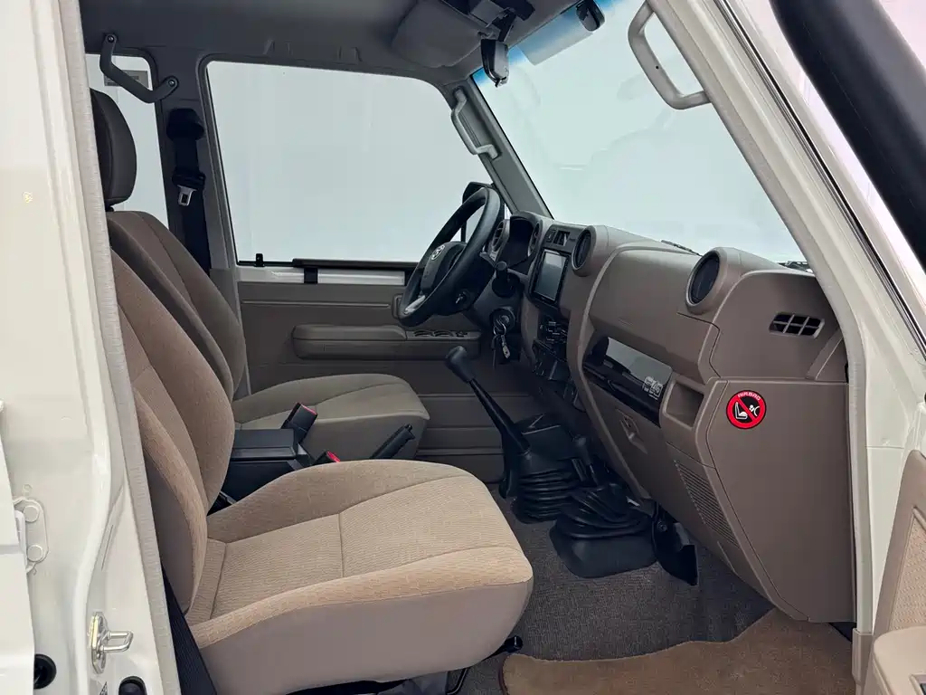 Toyota Land Cruiser LC76 2025 2.8T