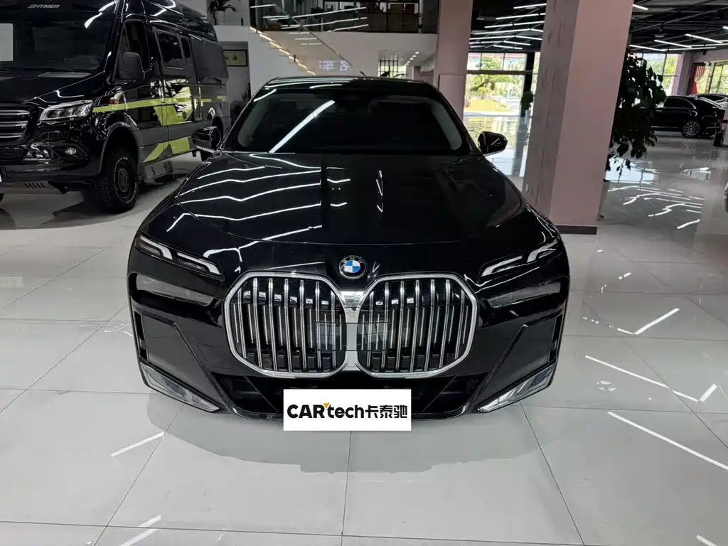 BMW 7 Series — миниатюра 2