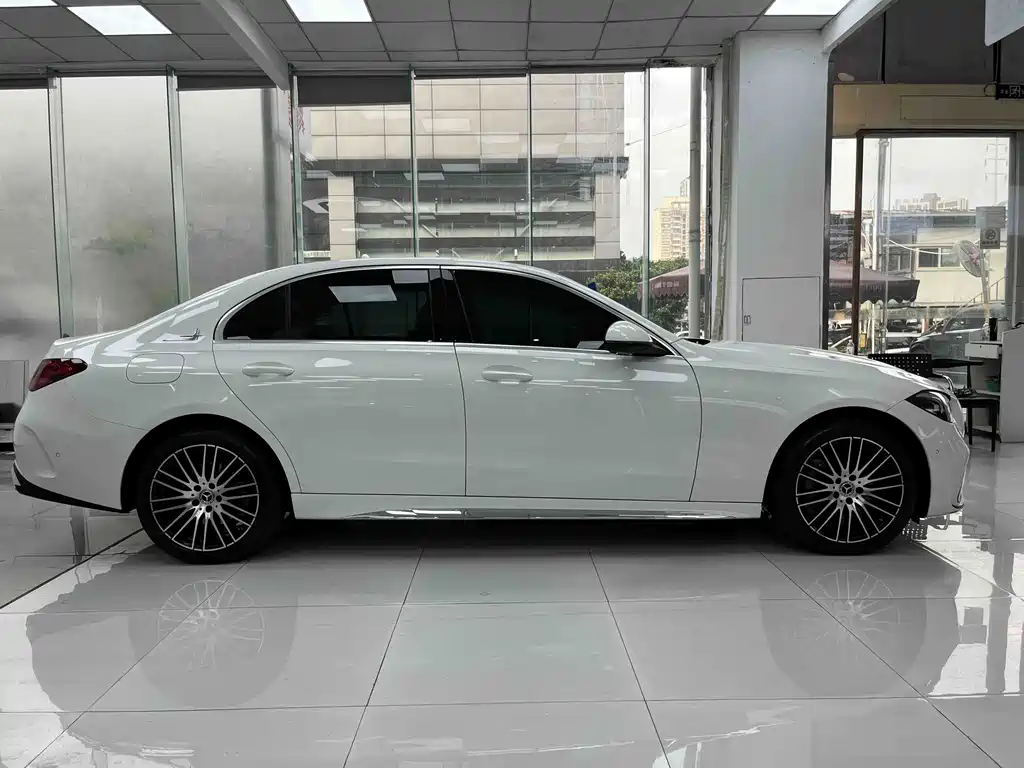 Mercedes-Benz C-Class — миниатюра 4