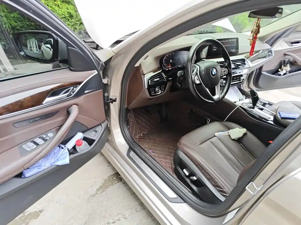 BMW 5 Series — миниатюра 14