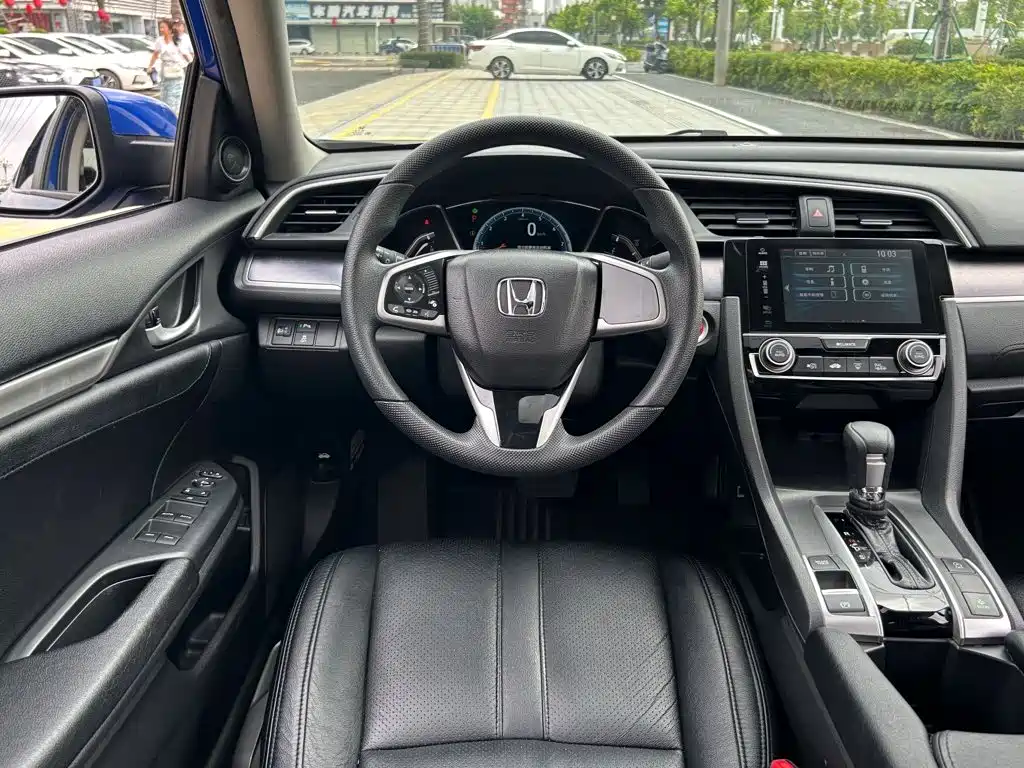 Honda Civic — миниатюра 8