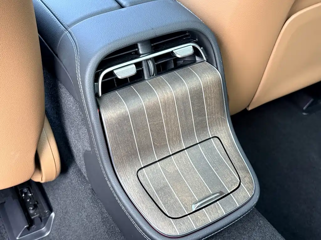 Mercedes-Benz E-Class — миниатюра 21