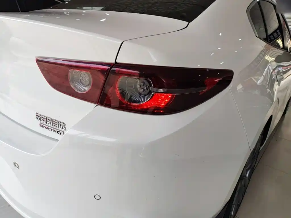 Mazda 3 Axela — миниатюра 8